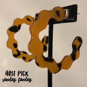 Acrylic, Black and Amber, Tortoiseshell, Scalloped /Ruffled Statement Hoops